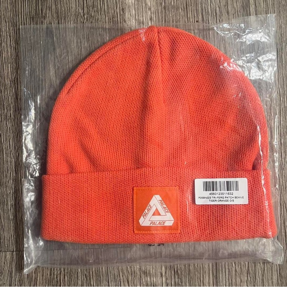 PALACE “NWT” Orange Beanie Tri Ferg Emblem